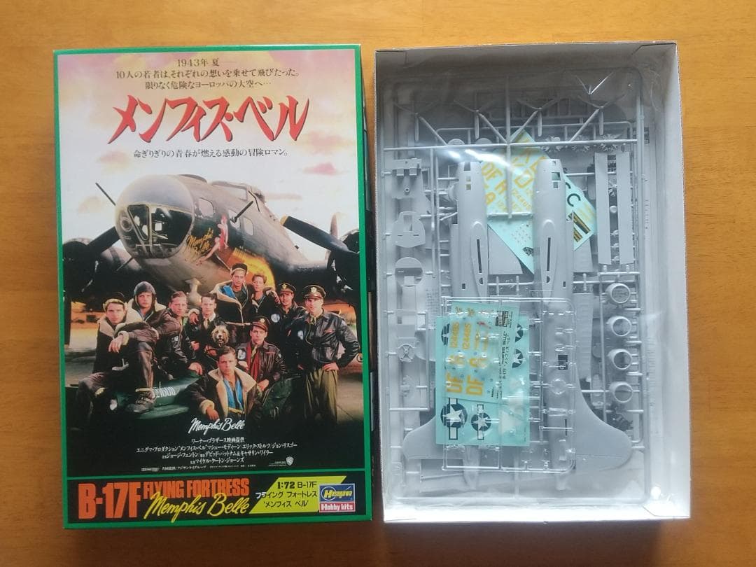 メンフィスベル 機長直筆サイン入りTシャツ & B-17(レベル・ハセガワ×２)