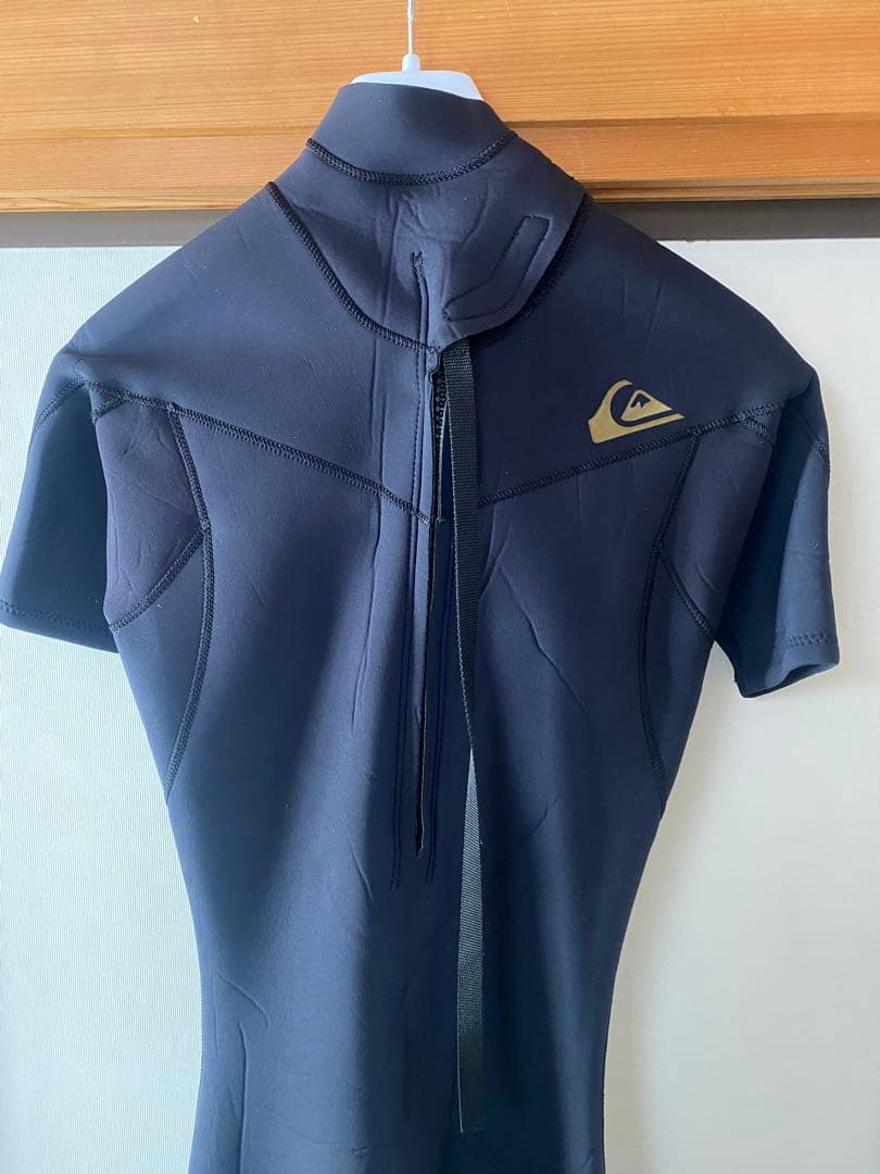 QUIKSILVER ブラック 半袖ウェットスーツ
