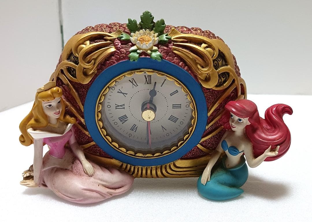 ジャンク品　ディズニー プリンセス スノードーム オルゴール 時計　置物 レア物