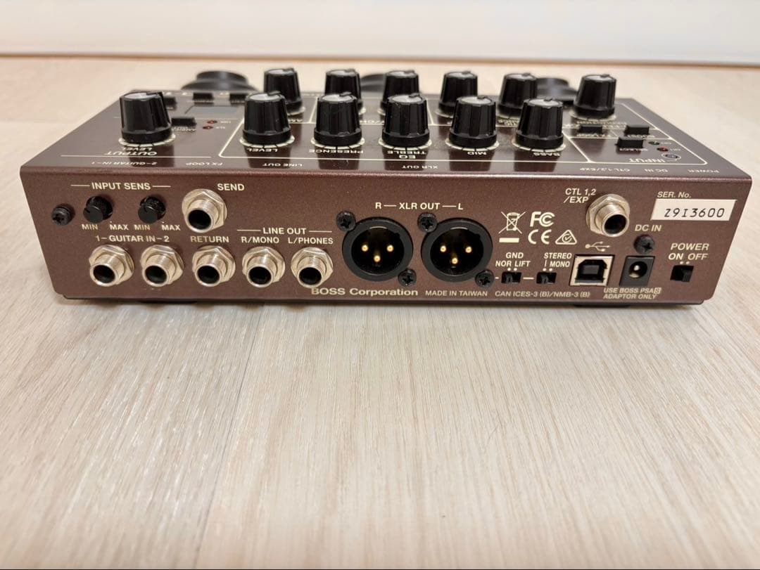 BOSS アコースティックプリアンプ AD-10 本体