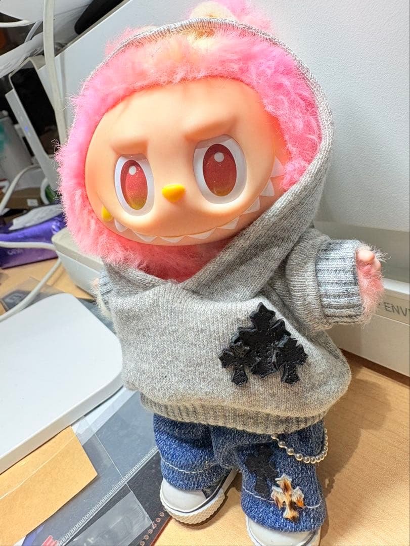 ひ*し様 labubuスリークロスパッチラブブ　超希少至極2点　オークション