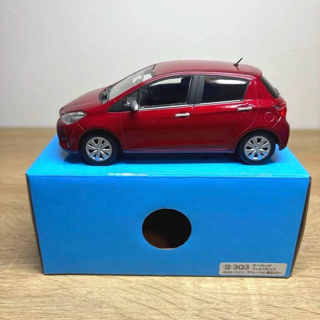 非売品 トヨタ ヴィッツ ジュエラ 後期型ダークレッド カラーサンプルミニカー