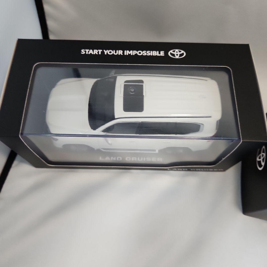 新型　ランドクルーザー　30　ブラック　ホワイト　セット売り