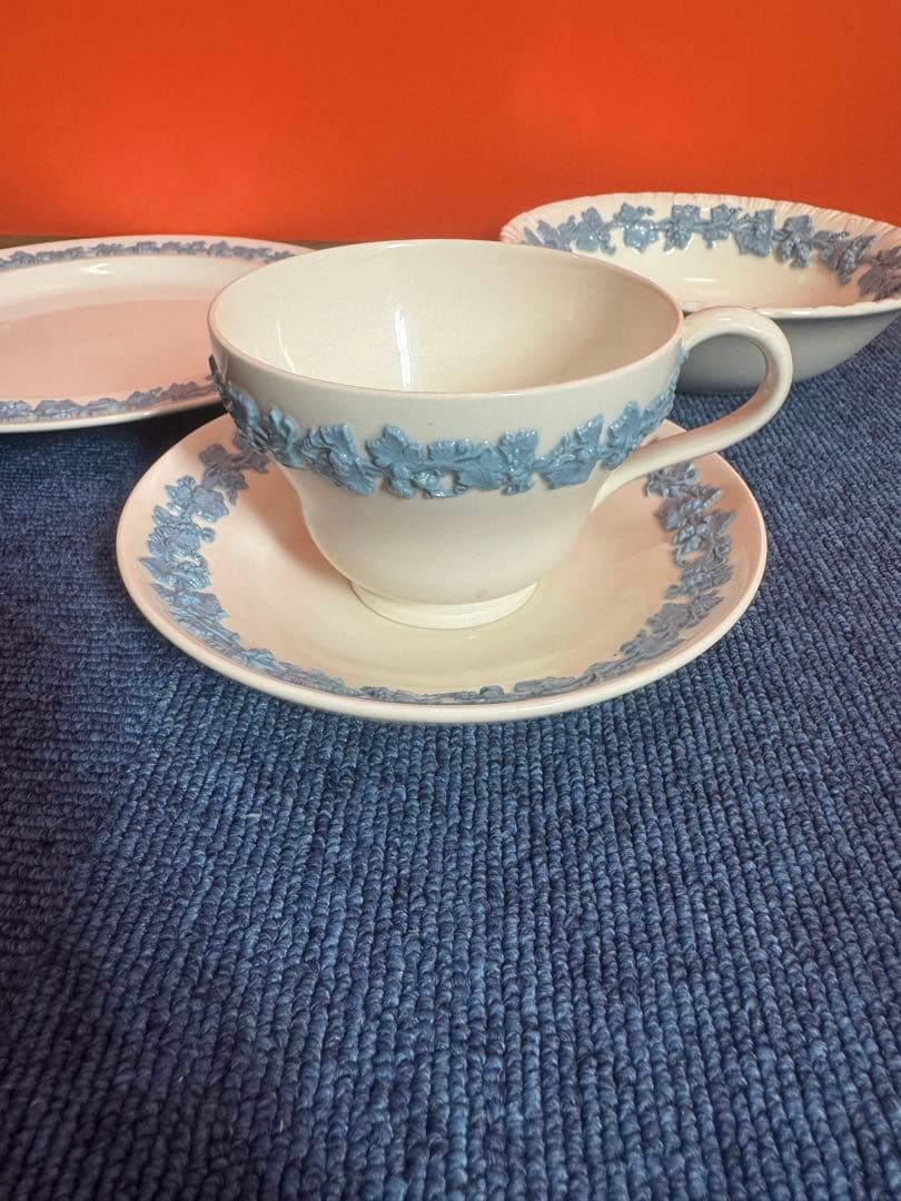 2046 ウェッジウッド クイーンズウェア カップ＆ソーサ1客　鉢1客　皿1客
