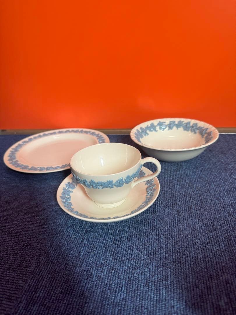 2046 ウェッジウッド クイーンズウェア カップ＆ソーサ1客　鉢1客　皿1客