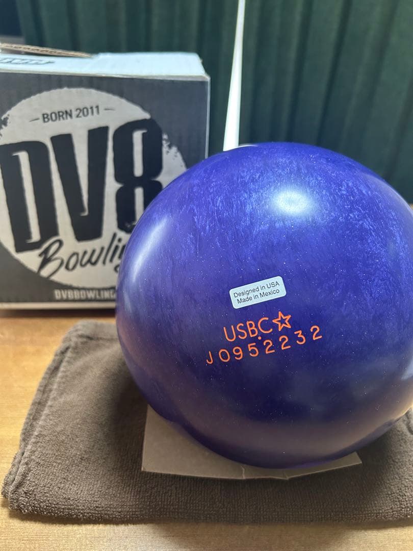 【新品】DV8 ボウリングボール 紫色 USBC認証