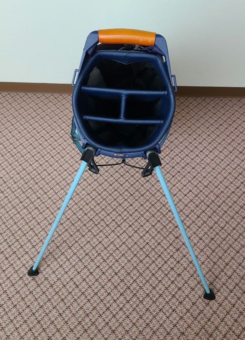 サンマウンテン　スタンド式軽量ゴルフバッグ 4分割