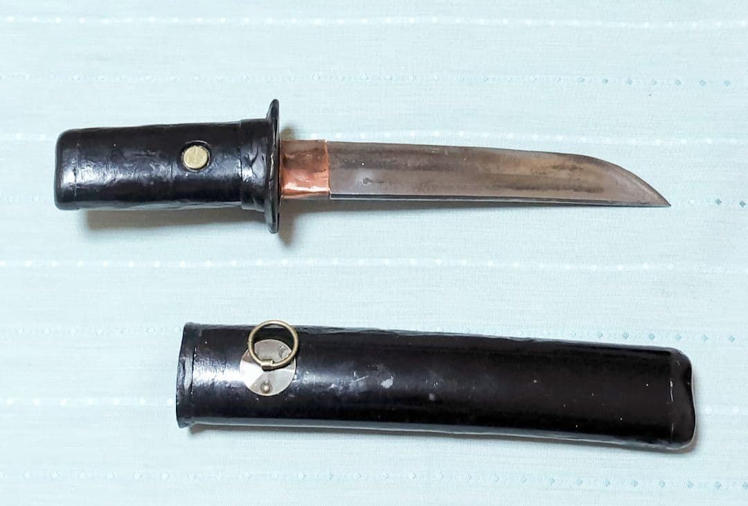 日本刀残欠カスタムナイフ　玉鋼　　黒光沢　和風装飾仕上げ　御守 工作