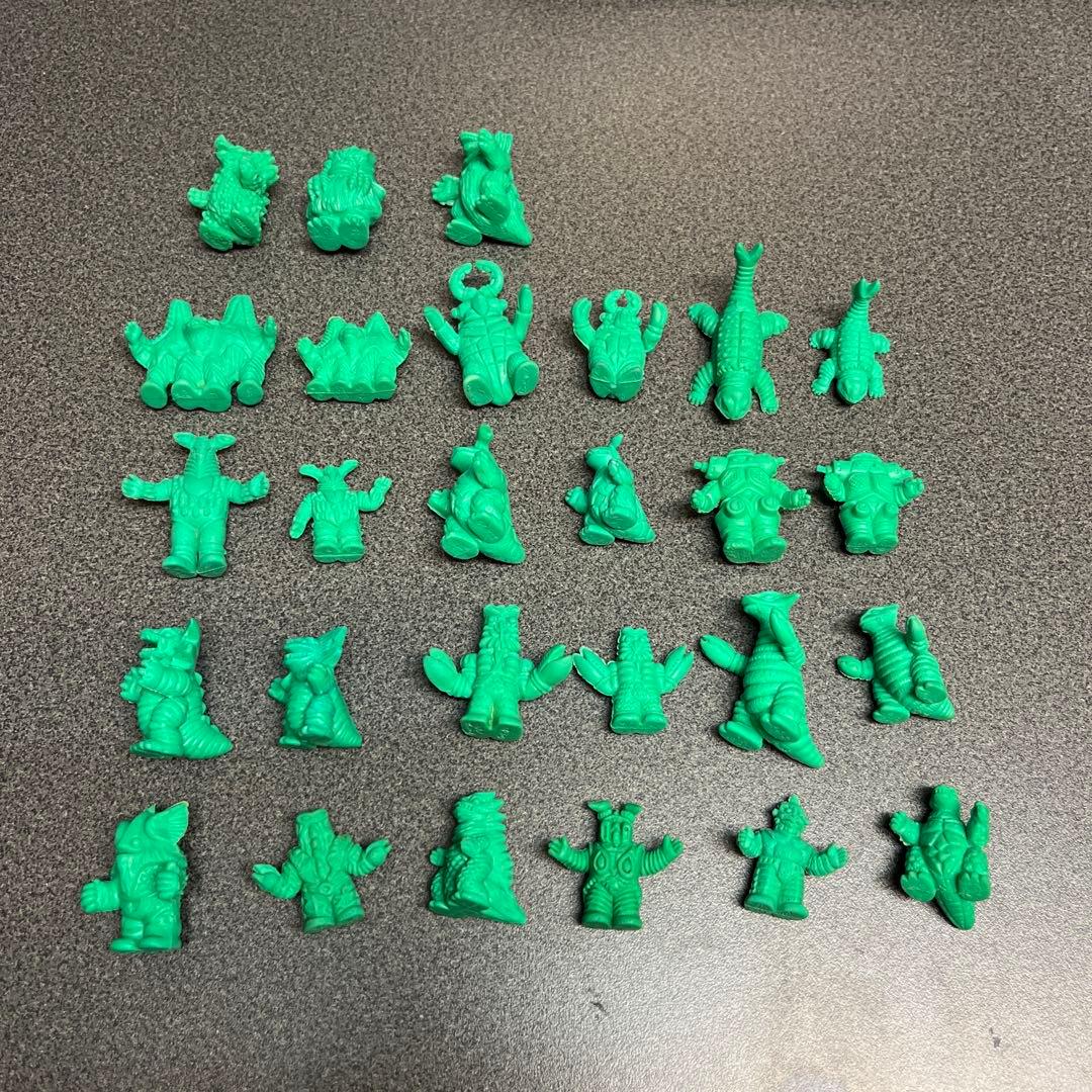 ウルトラマン怪獣消しゴム緑バラ売りOK‼️