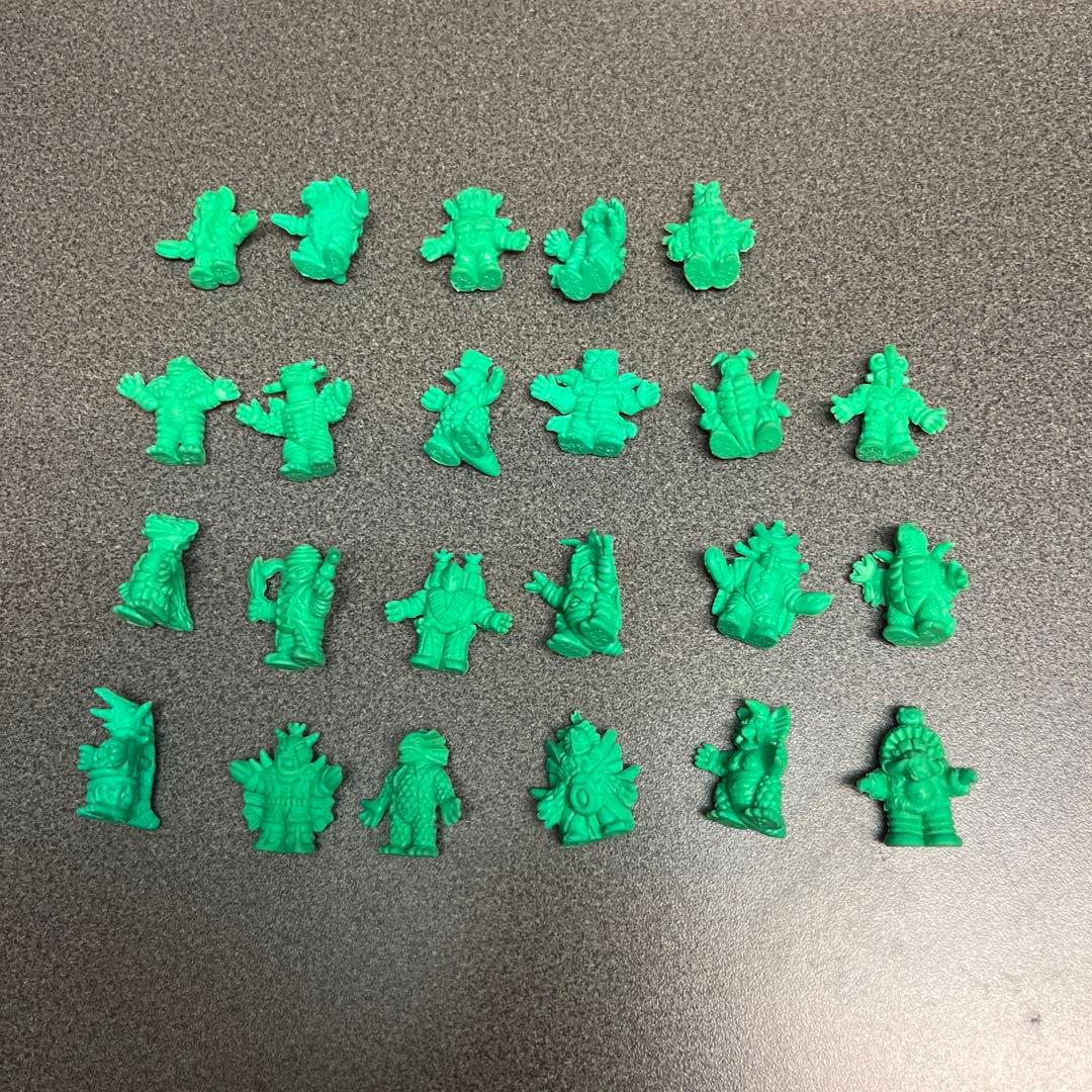 ウルトラマン怪獣消しゴム緑バラ売りOK‼️