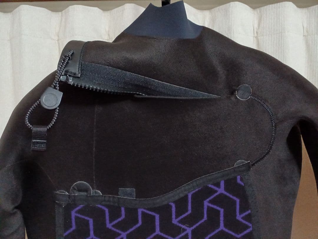 BILLABONG　ビラボン　セミドライ ウェットスーツ　4×3mm　US S