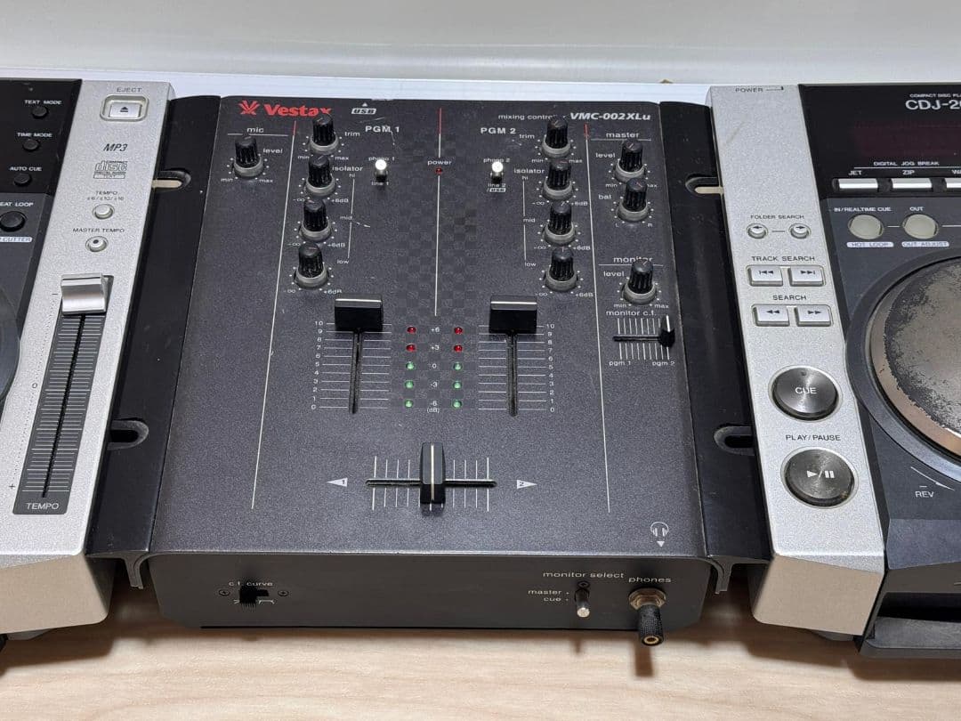 Pioneer、Vestax CDJ-200 & VMX-002XLU セット