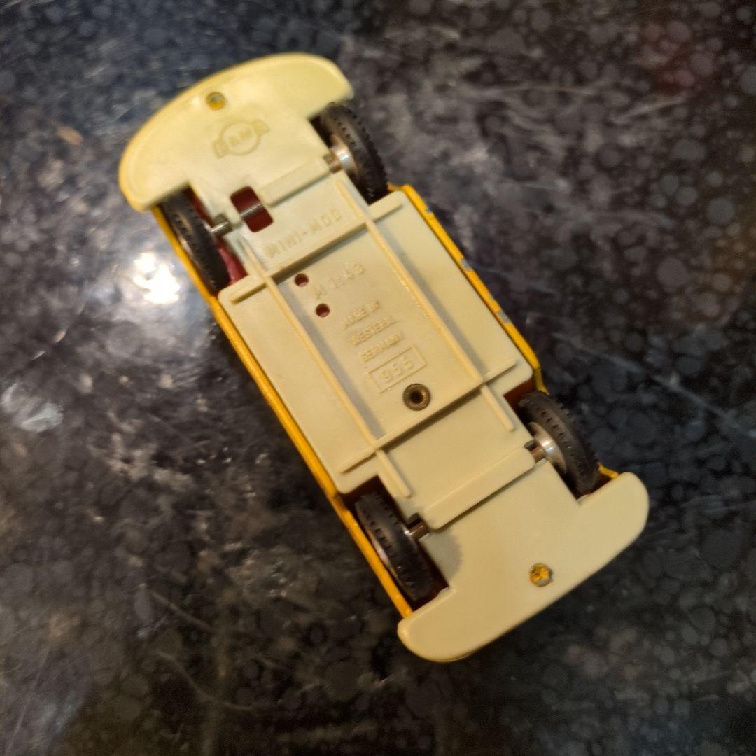 Volkswagen Type 2 (T1) ミニカー イエロー
