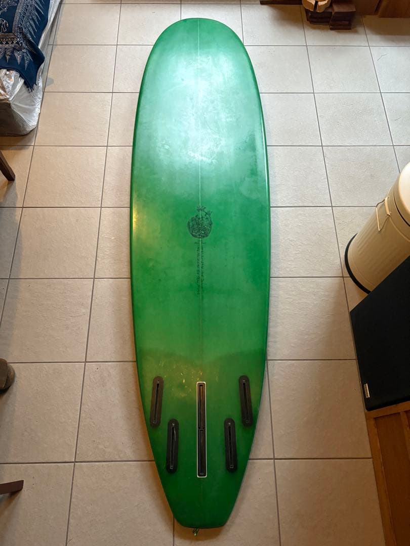 DeusライダーBeau Foster 7.2 ミッドレングス サーフボード