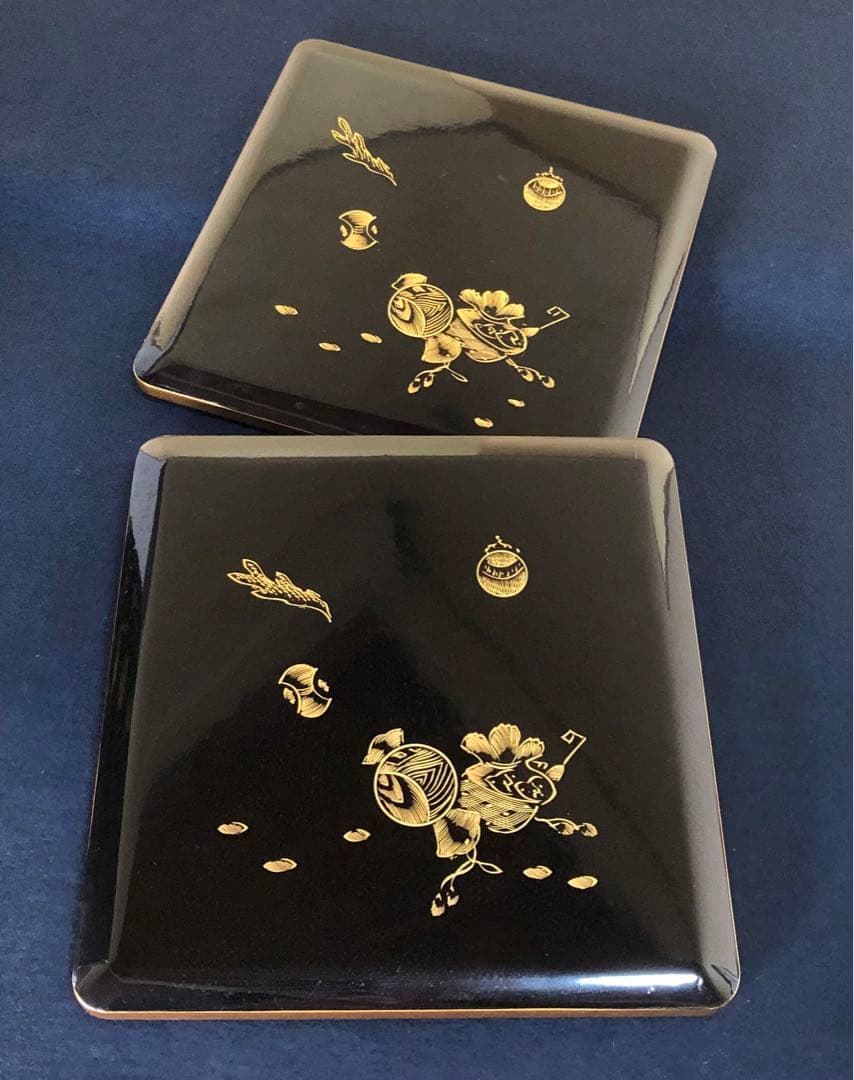 《R》黒内朱 沈金宝尽し 四段重 替蓋 重台付 木箱 251204お3