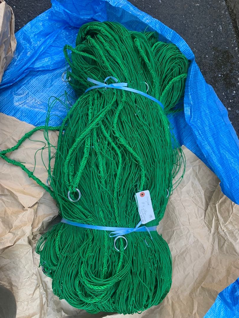 体育館緑色 防球ネット 高さ９Mx 幅２８M 1枚