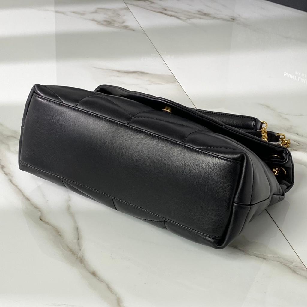 大人気！YSLブラック　肩掛け　ショルダーバッグ　レザー