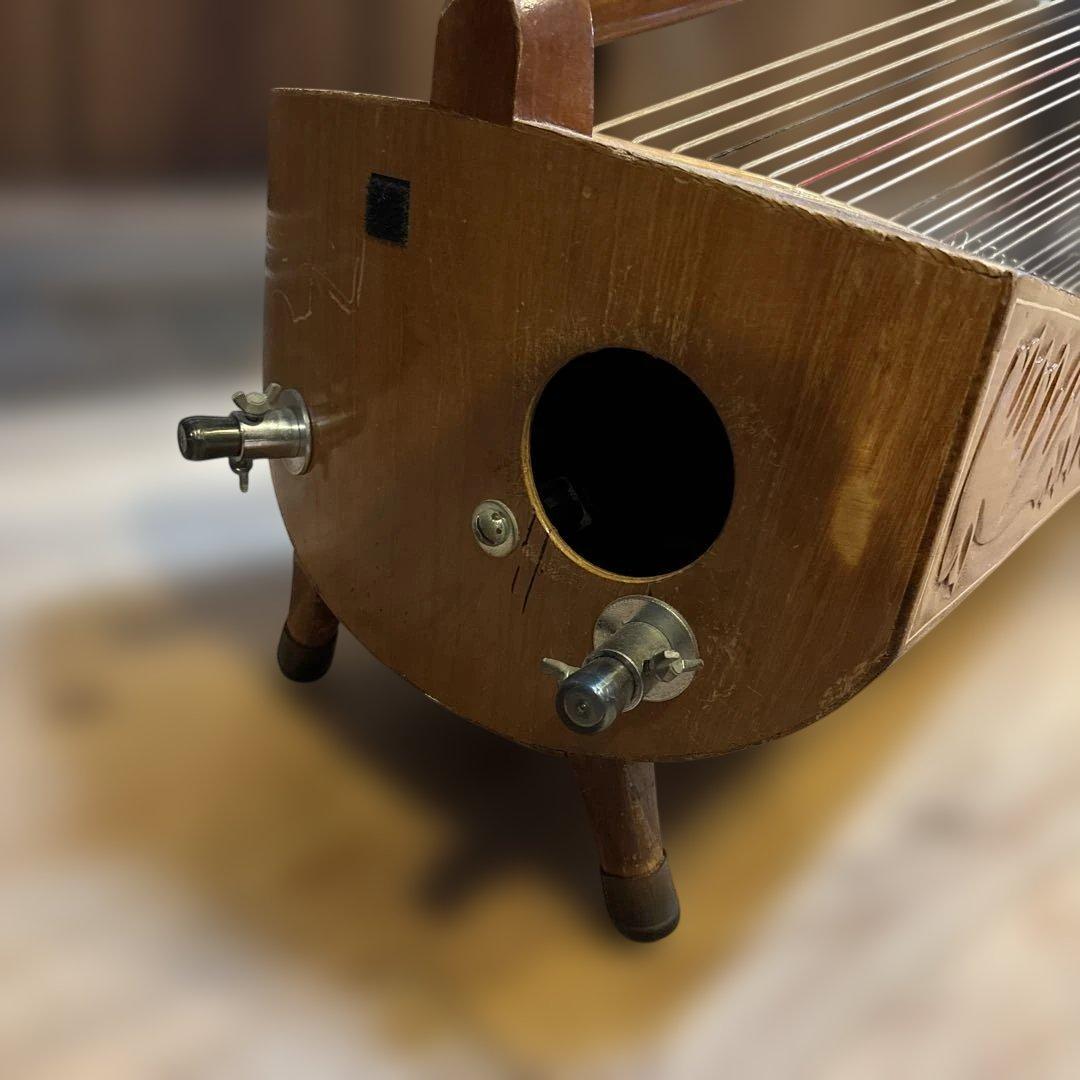 アルパ半音階レバー付き木製ハープ 複数弦 彫刻入り