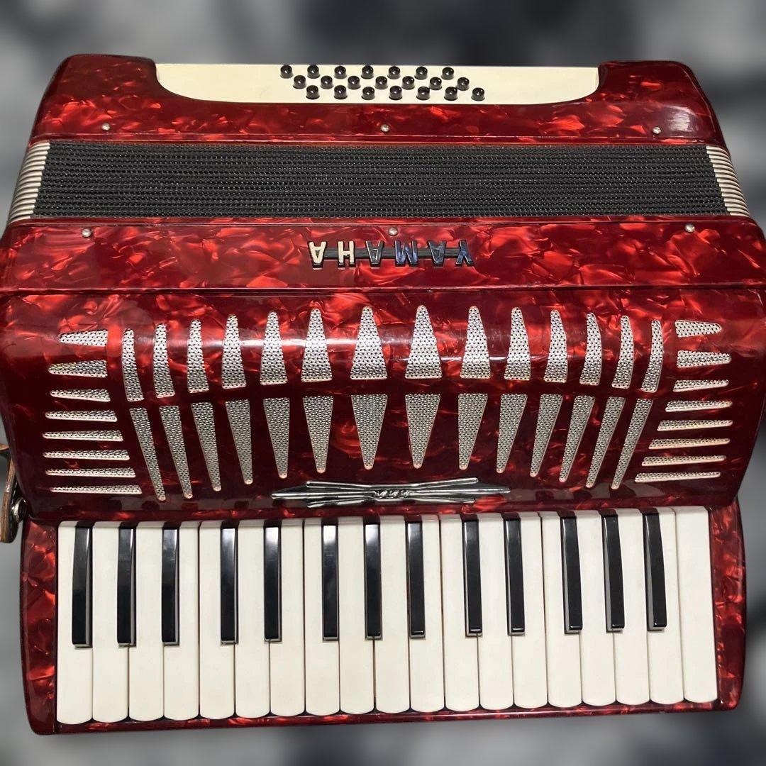 YAMAHA アコーディオン 赤　ケース付き