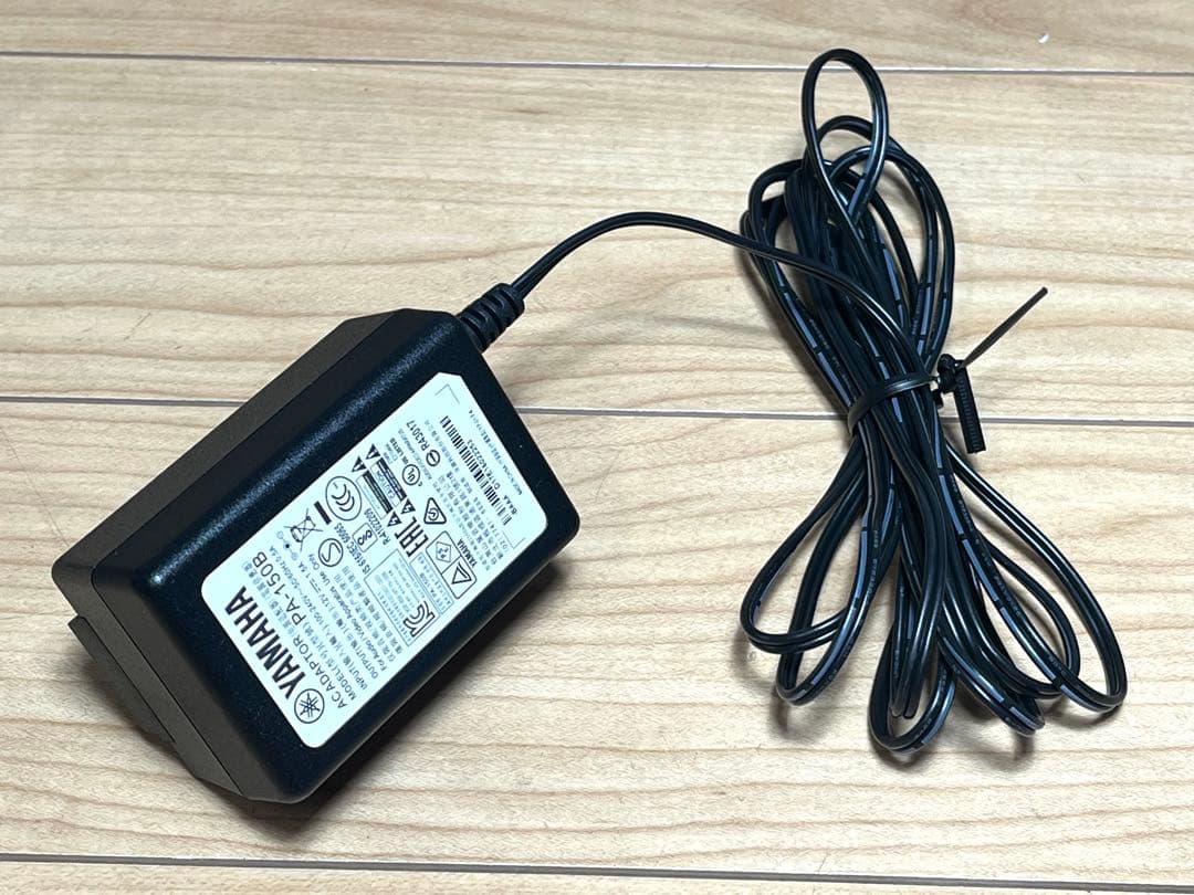 ヤマハ 電子キーボード 76鍵盤 piaggero NP-32 / 美品