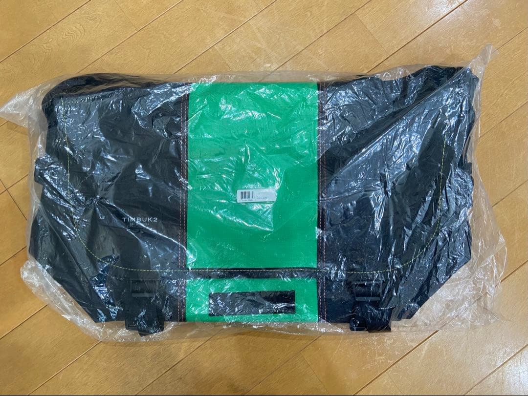 【連休特価】 Timbuk2 メッセンジャーバッグ 黒/緑 Mサイズ