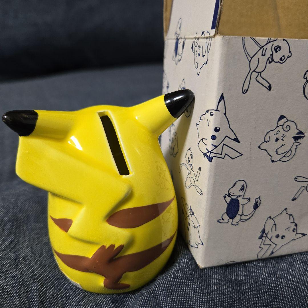 ポケモン　ピカチュウ　貯金箱