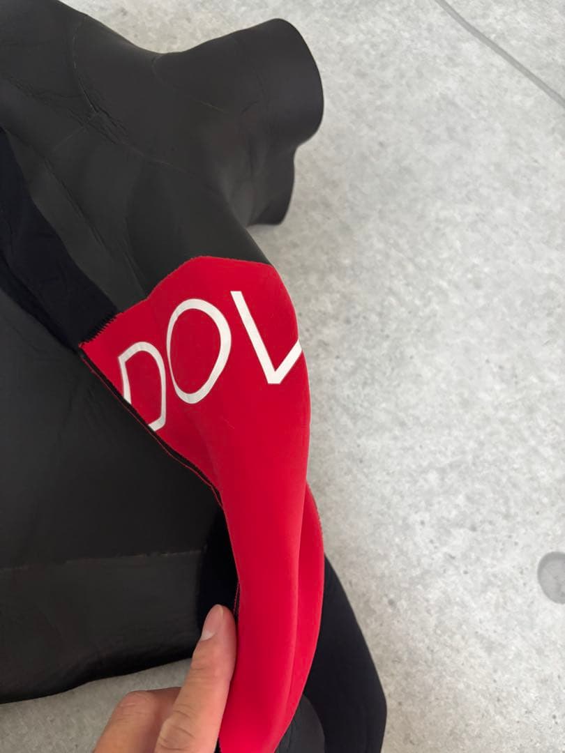 DOVE ダブ　フルスーツ　ウエットスーツ　カスタム