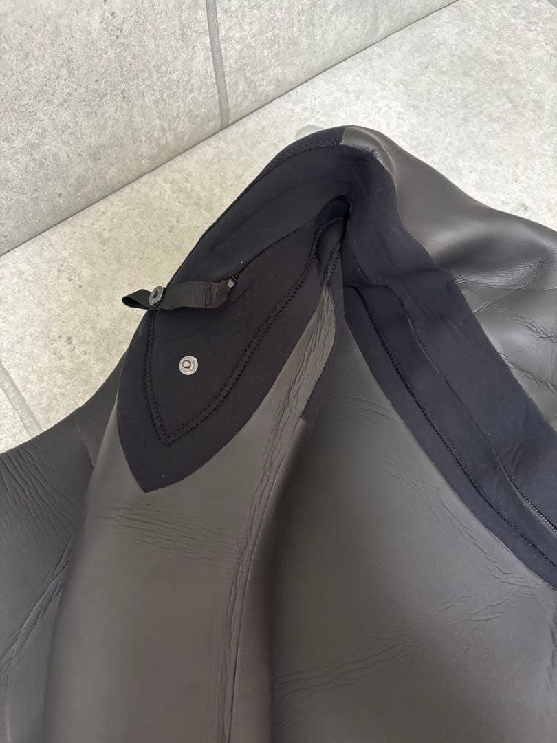 DOVE ダブ　フルスーツ　ウエットスーツ　カスタム