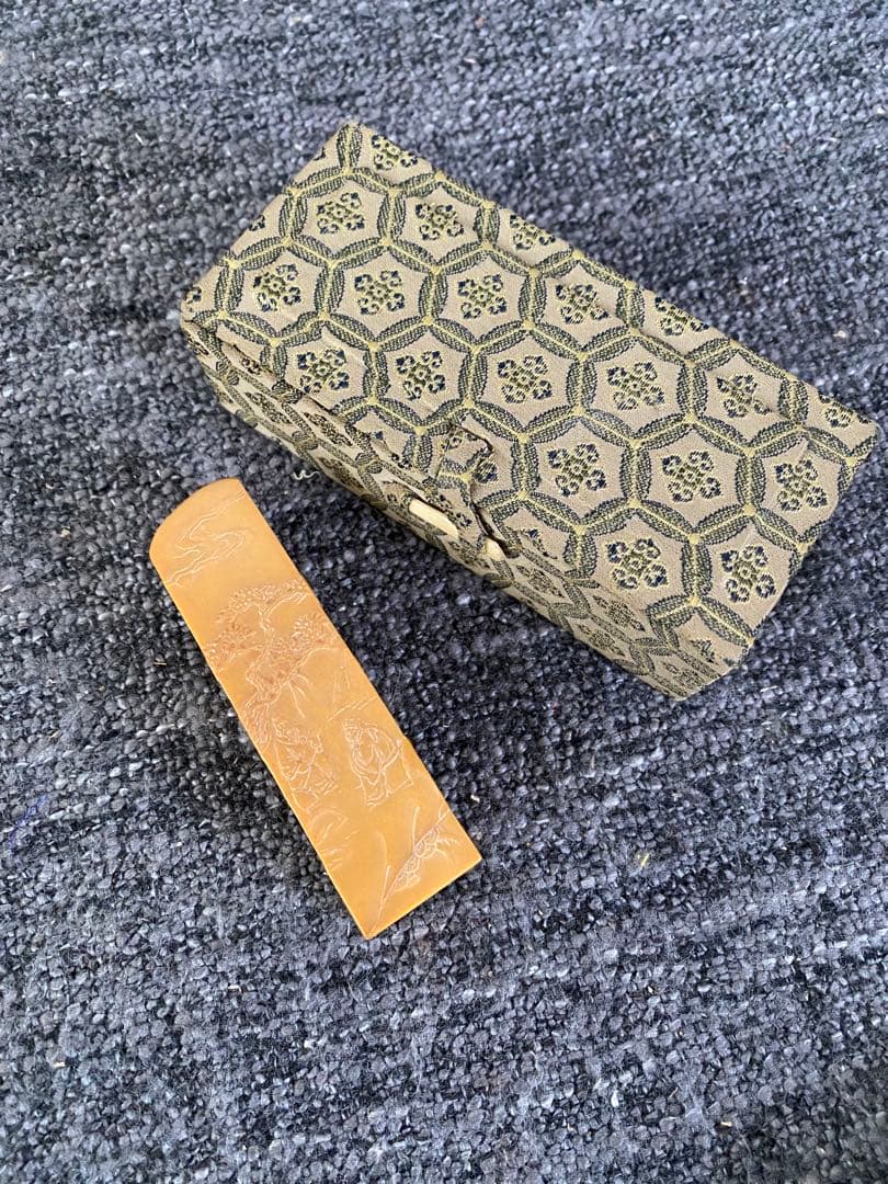 碓下黄・岱下黄　印材　落款印　中国古印材　豪刻 判子　印鑑　印泥　書道　硯　古墨