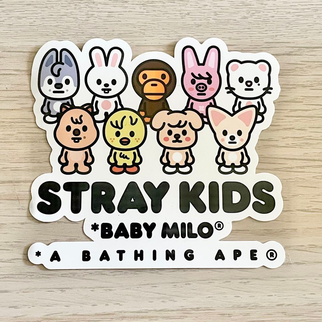 アイドル BAPE X Stray Kids JINIRET COLLEGE TEE