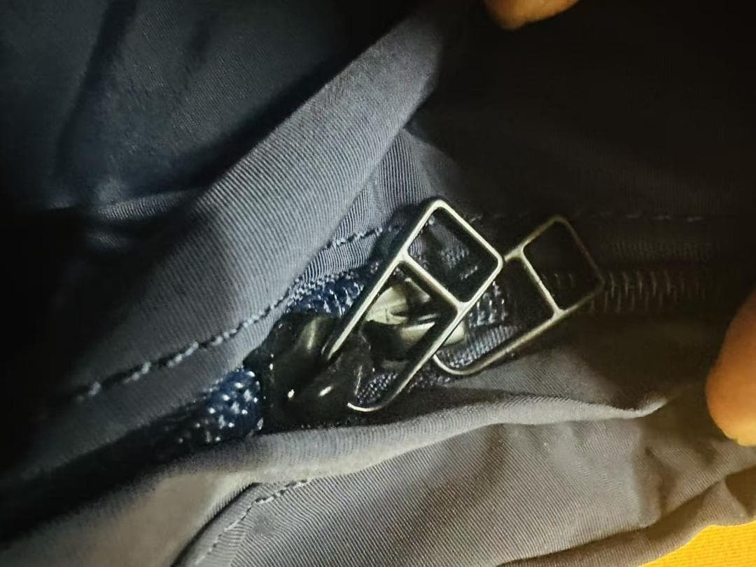 Pocketable day packバックパック紺色のポケットは付いていません