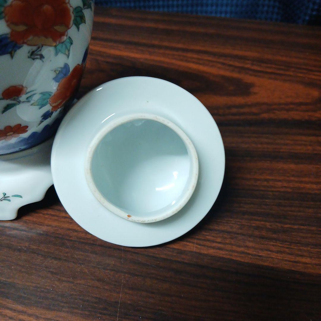 花と鳥の装飾陶器壺　有田焼