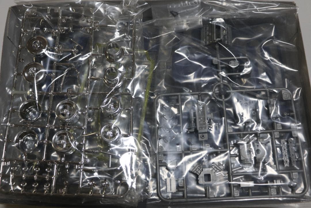 貴重　エブロ製　ローブ・ウォーカーチーム　ロータス72C　Gヒル1/20　プラモ