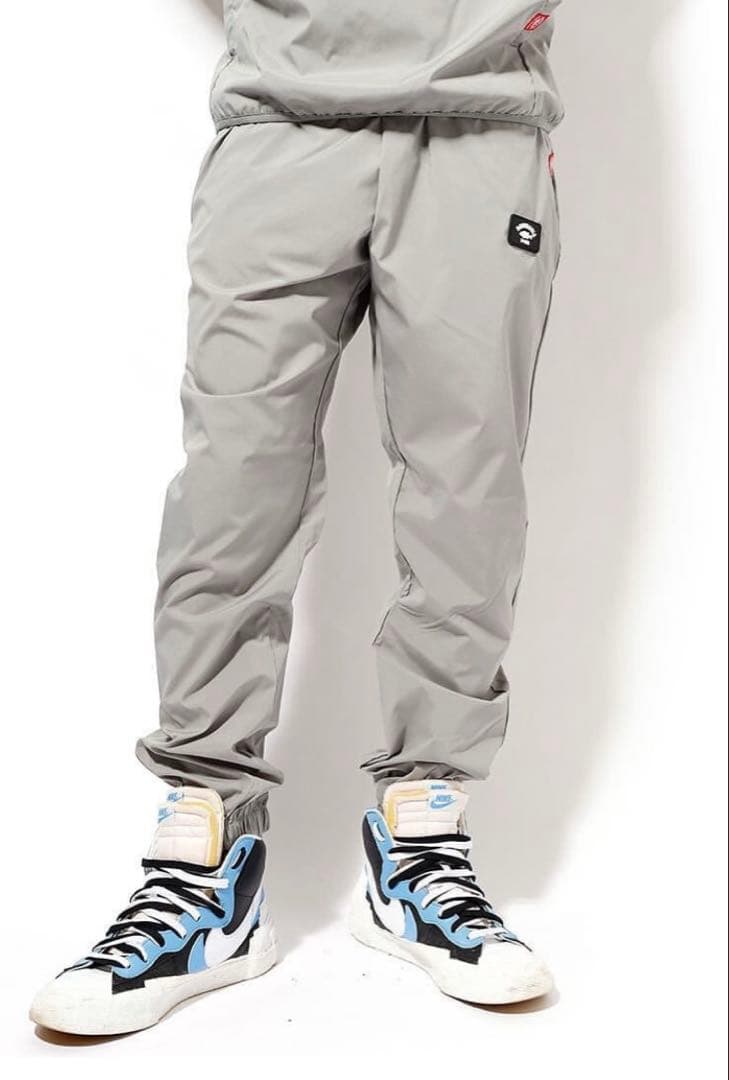 アーチロゴドライストレッチピステ　アーチロゴドライストレッチジョガーパンツ