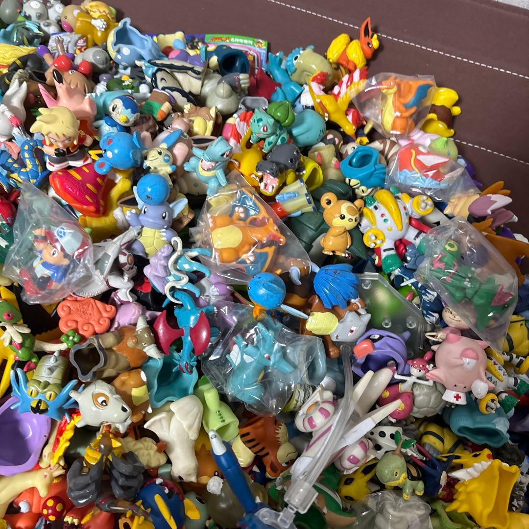 モンコレ　ポケモン　フィギュア　グッズ　711個以上　クリア　指人形　立体図鑑