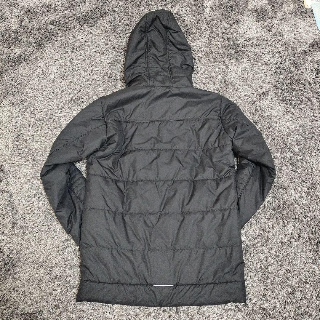 新品、未使用　Oakley フード付きブラックジャケット　中綿