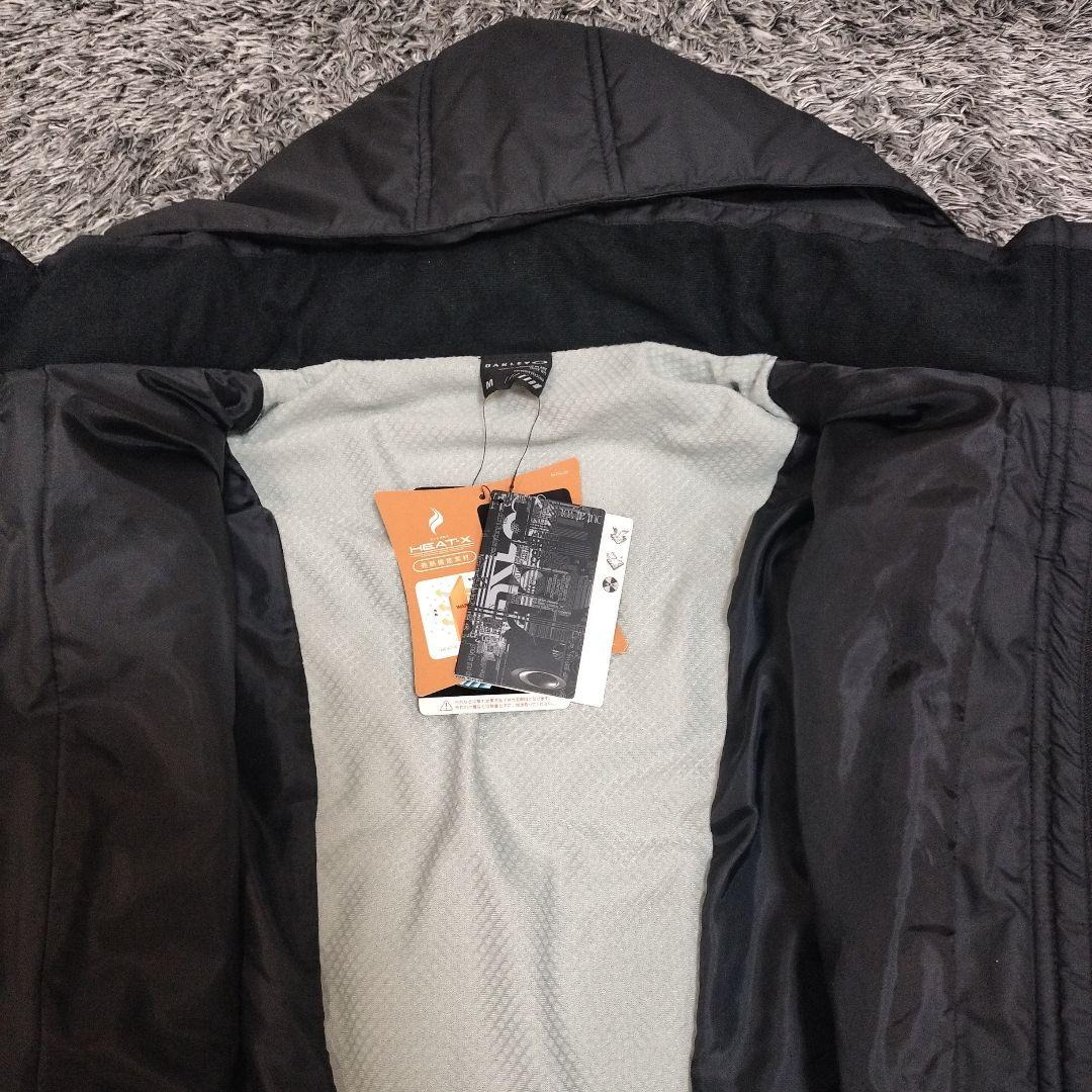 新品、未使用　Oakley フード付きブラックジャケット　中綿