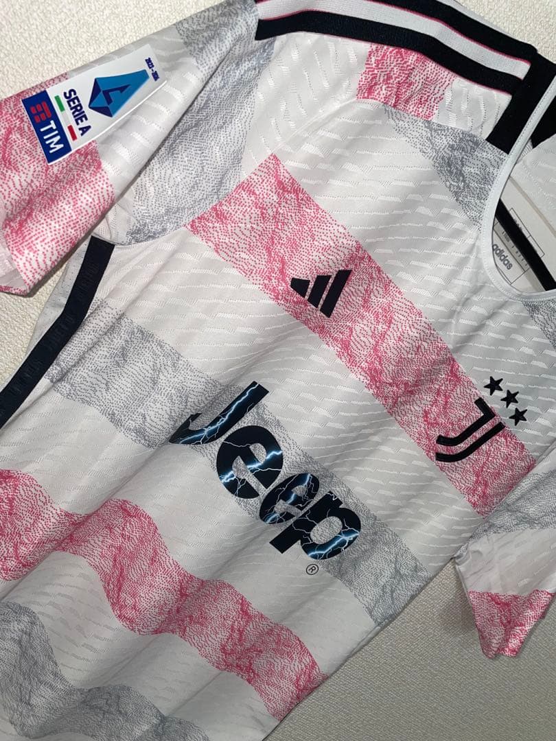 【正規品】Juventus Gatti 4 ユニフォーム　定価は18.700円