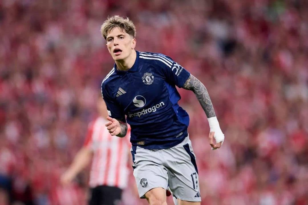 正規品 MANCHESTER UNITED GARNACHO 17番 away