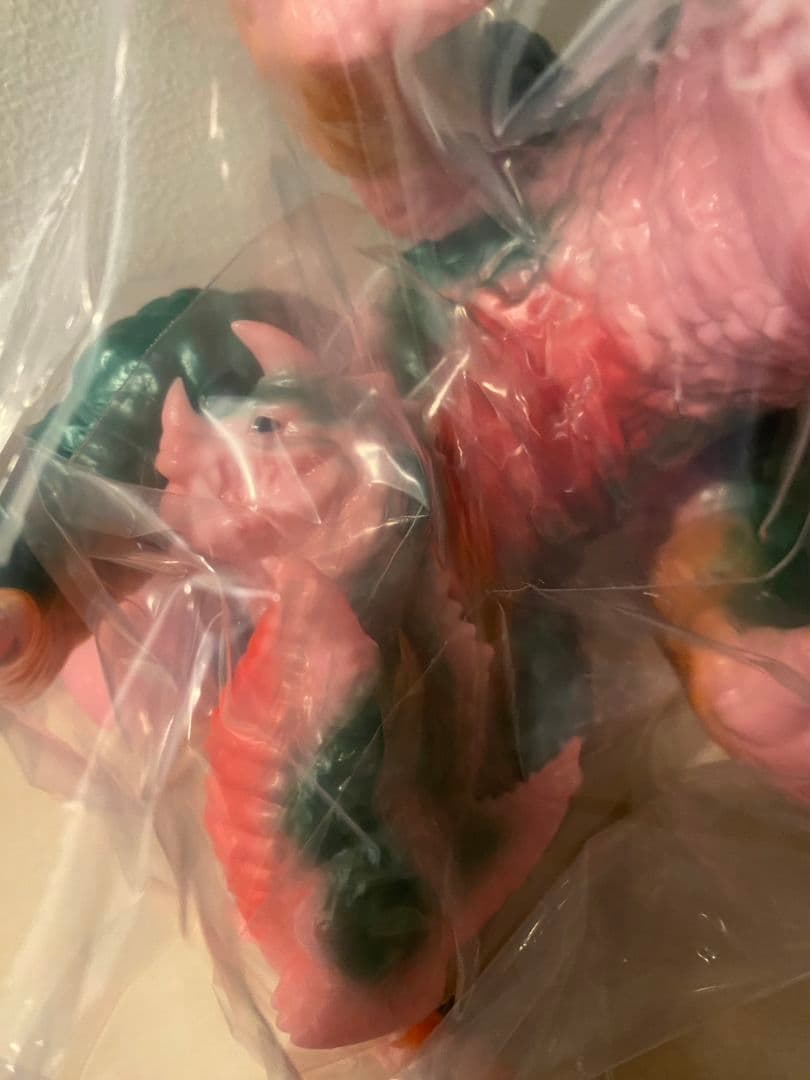 まんだらけ怪獣シリーズ限定抽選品のバジアス2期とゴーラスの指人形付き