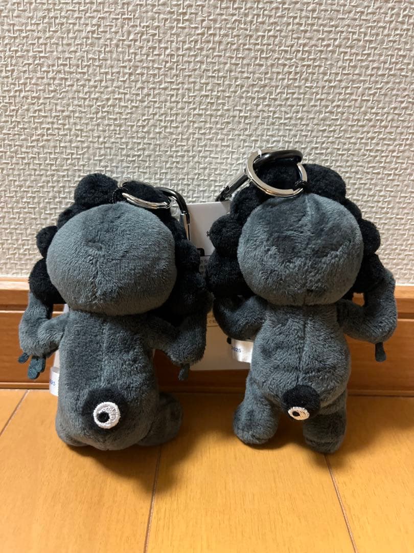 万博　黒ミャクミャク　貯金箱　ソフビ　 ぬいぐるみ　 マスコット　ミニタオル