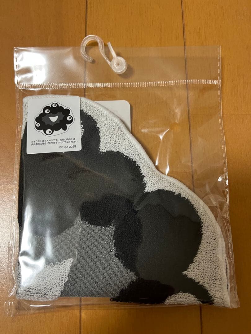 万博　黒ミャクミャク　貯金箱　ソフビ　 ぬいぐるみ　 マスコット　ミニタオル