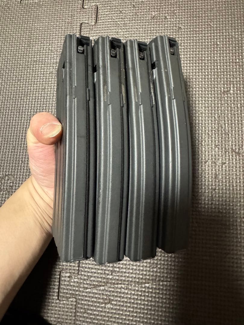 東京マルイ ガスブローバック M4用 マガジン 4本