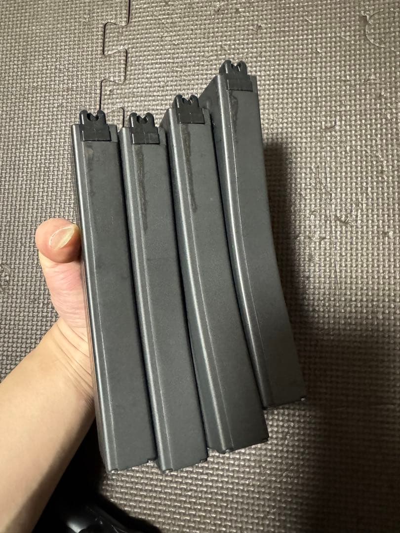 東京マルイ ガスブローバック M4用 マガジン 4本