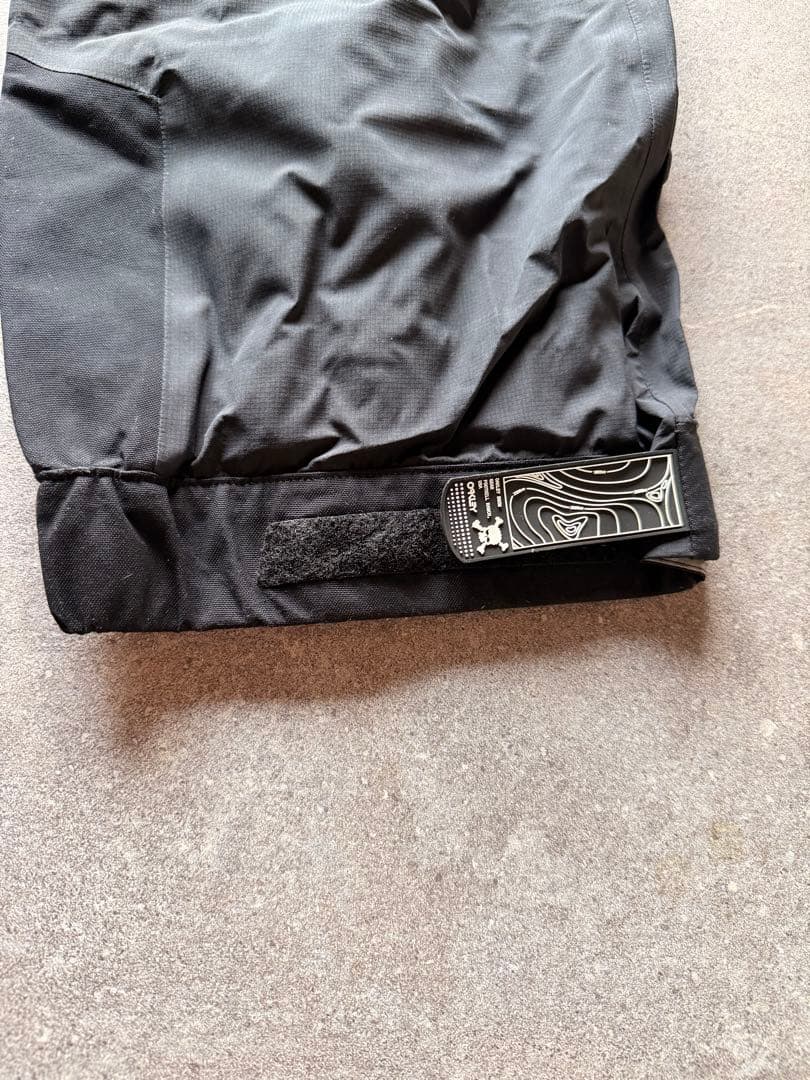 OAKLEY オークリー　ビブパンツ　スノーボードウェア　Lサイズ　美品