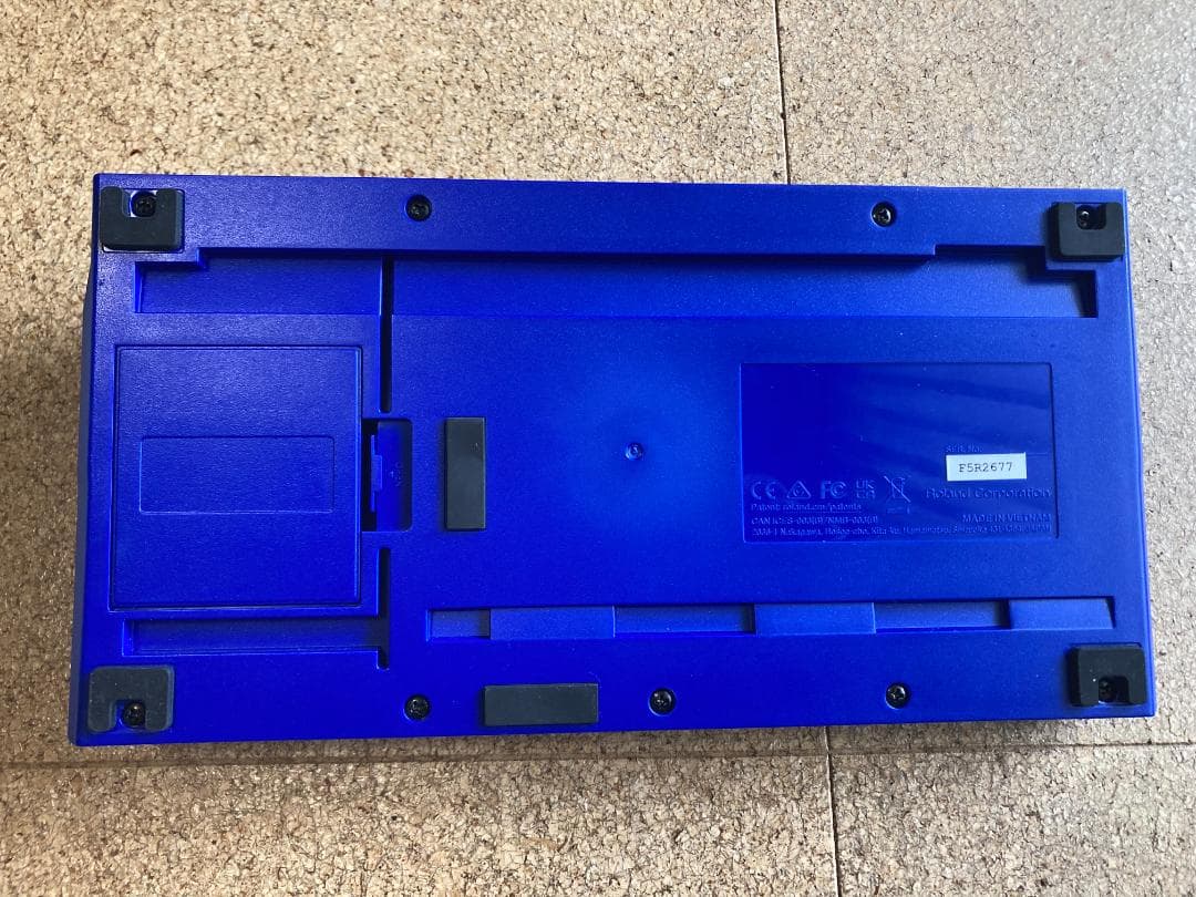 美品　BOSS GT-1 マルチエフェクター　新品純正アダプター付き