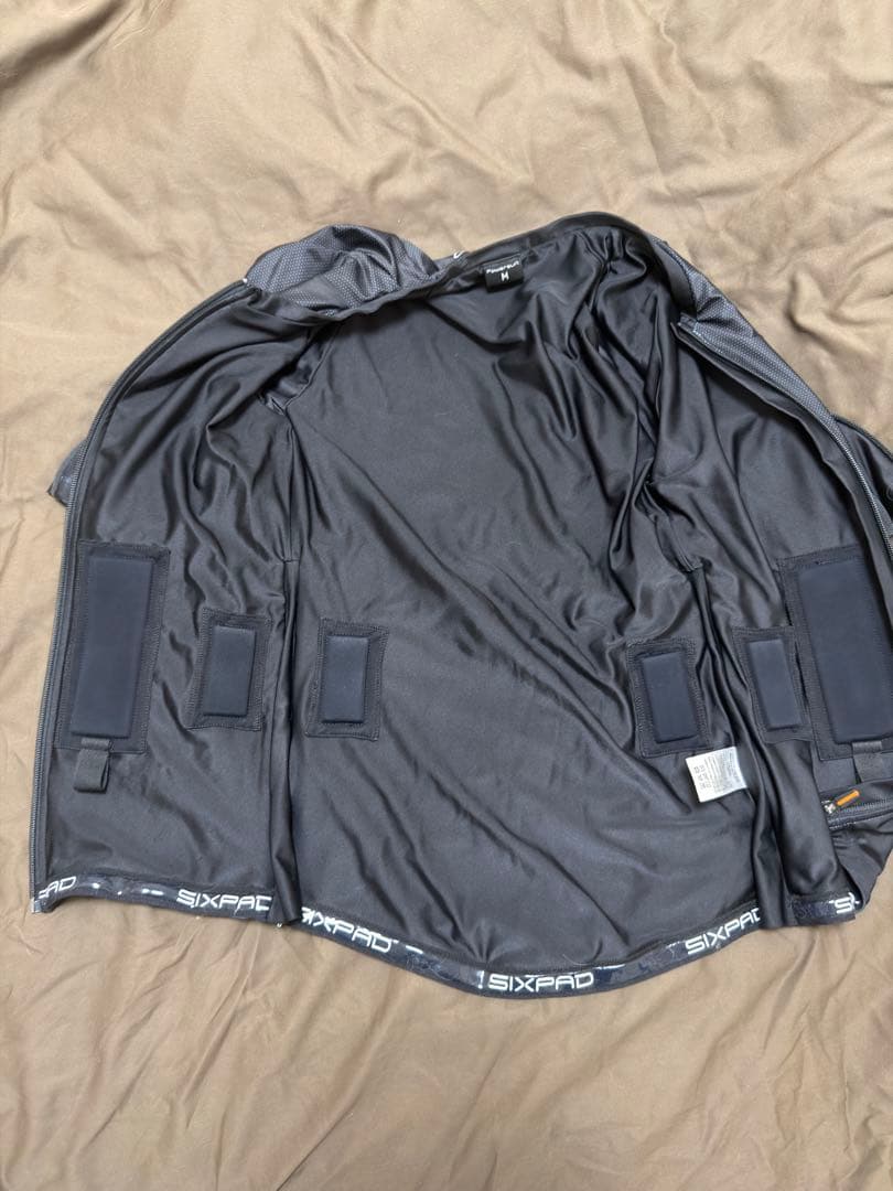 SIXPAD Powersuit ブラック Mサイズ　上下セット