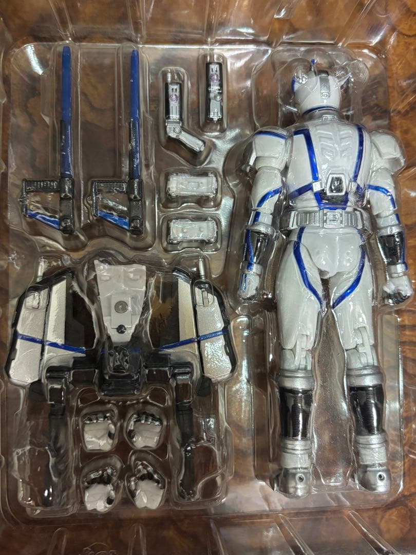 S.Hフィギュアアーツ　仮面ライダーサイガ&オーガ