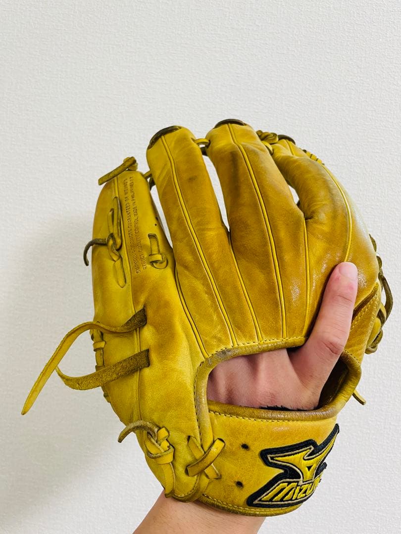 ミズノ　Mizuno Gaucho 軟式グローブ 右投げ用 イエロー　外野手向き
