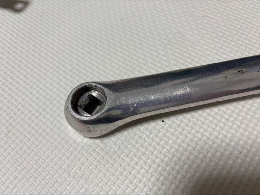 SHIMANO クランクセット シルバー 175 NJS ボルト付 #002